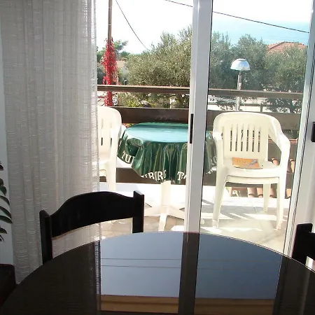Apartment Zeljo-With Two Terraces * Gradac (Split-Dalmatia)